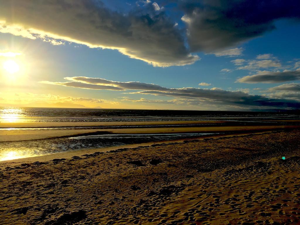 No5 Ayr Beach - Coorie Doon Stays Eksteriør billede